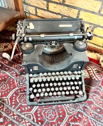 Olivetti M40 typemachine 1929-1930 beschikbaar voor biedingen