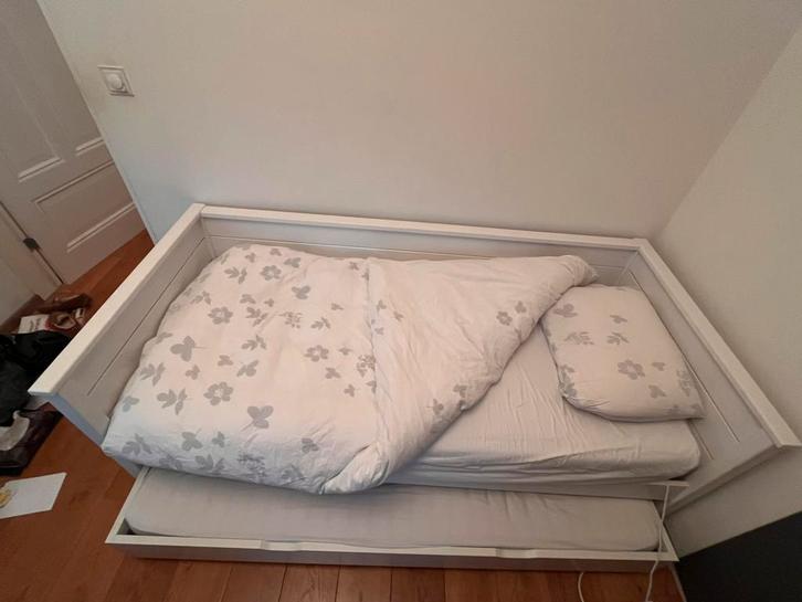 Bed wit, 1 persoons 90x200 en uitschuifbaar logeerbed, Kinderen en Baby's, Kinderkamer | Bedden, Gebruikt, 180 cm of meer, 85 tot 100 cm