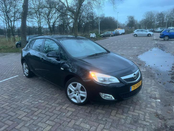 Opel Astra 1.4 Turbo Ecotec 2011 Moet weg!, Auto's, Opel, Particulier, Astra, Benzine, A, Hatchback, Handgeschakeld, Geïmporteerd