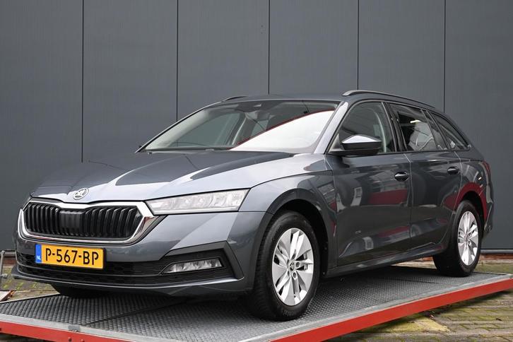 Skoda Octavia Combi 1.0 e-TSI Business Edition (bj 2022), Auto's, Skoda, Bedrijf, Te koop, Octavia, ABS, Airbags, Airconditioning