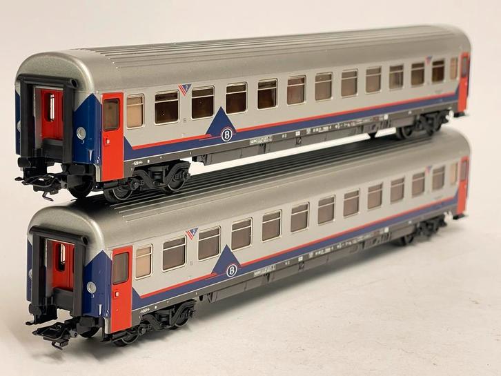 ** NIEUW ** Märklin 4352 * Pers.rijtuig 2ekl Memling SNCB **, Hobby en Vrije tijd, Modeltreinen | H0, Nieuw, Wagon, Wisselstroom