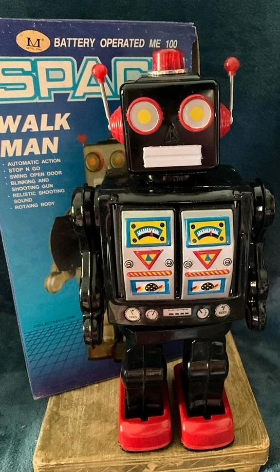 Oude blikken speelgoed (tin toy) hondje belleman met een bordje 'EXTRA