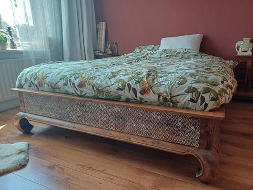 Uniek bohemian teakhouten opium bed handbeschilderd 160br, Huis en Inrichting, Slaapkamer | Bedden, Zo goed als nieuw, Tweepersoons