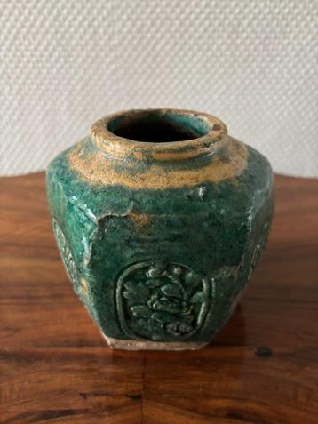 Antieke Chinese groen geglazuurde Shiwan gemberpot. beschikbaar voor biedingen
