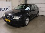 Volkswagen Bora 1.6-16V Comfortline 2e eigenaar APK Airco NA, Auto's, Volkswagen, Stof, Gebruikt, 4 cilinders, Zwart