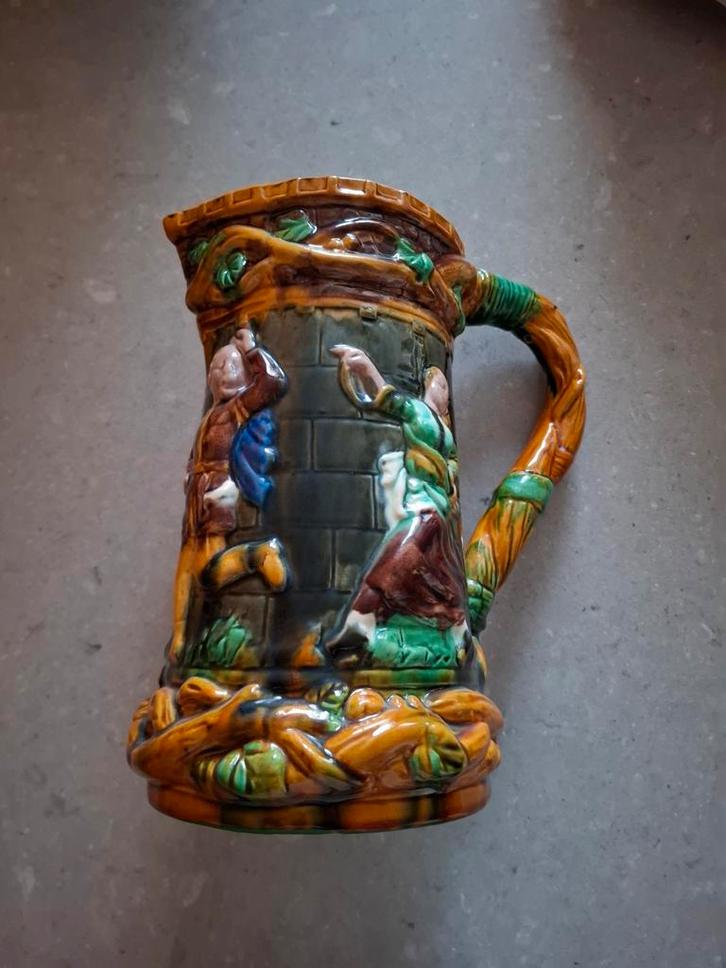 Oude Majolica Kan met Torendecor, Antiek en Kunst, Antiek | Keramiek en Aardewerk, Ophalen of Verzenden