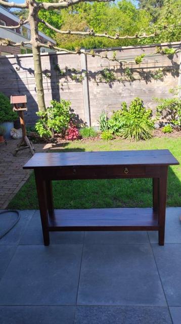 Donkere strakke teakhouten sidetable beschikbaar voor biedingen