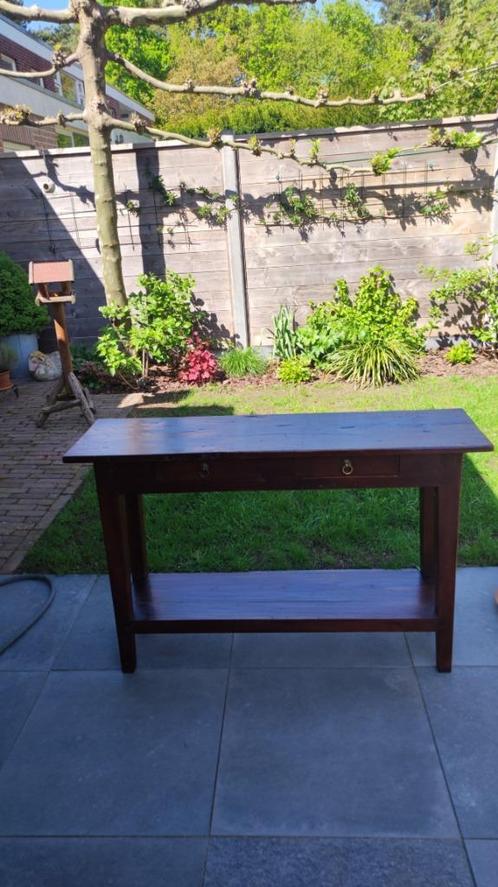 Donkere strakke teakhouten sidetable, Huis en Inrichting, Tafels | Sidetables, Gebruikt, 25 tot 50 cm, 100 tot 150 cm, Rechthoekig