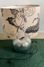 Tafellamp met zilverkleurige voet en bloemenkap, Gebruikt, Ophalen