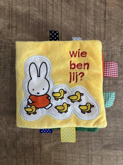 Nijntje stoffen knisperboekje Wie ben jij? ZGAN., Kinderen en Baby's, Speelgoed | Babyspeelgoed, Zo goed als nieuw, Overige typen