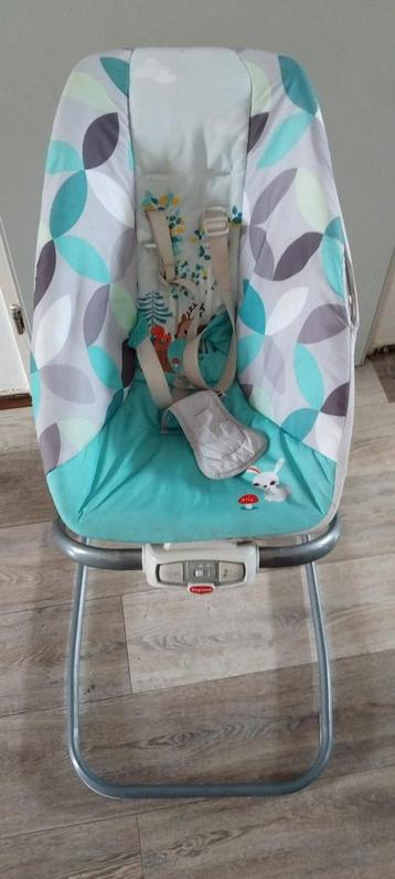babyschommel met muziekfunctie – in goede staat beschikbaar voor biedingen