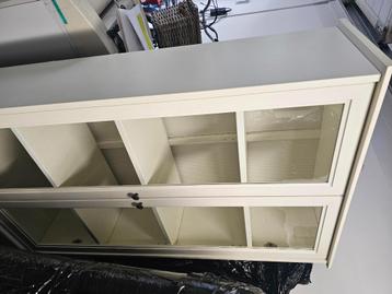 HEMNES VITRINEKAST beschikbaar voor biedingen