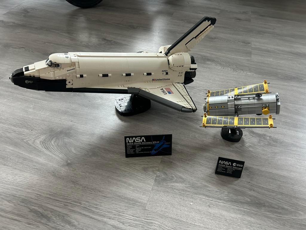 Lego Space Shuttle Discovery 10283, Ophalen of Verzenden, Zo goed als nieuw