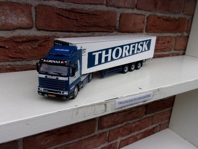 WSI  Scania  3  Streamline  van  Thorfisk., Hobby en Vrije tijd, Modelauto's | 1:50, Ophalen of Verzenden, Nieuw, Bus of Vrachtwagen
