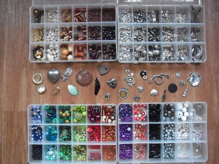 Partij kralen -2, Hobby en Vrije tijd, Kralen en Sieraden maken, Nieuw, Kraal, Ophalen of Verzenden