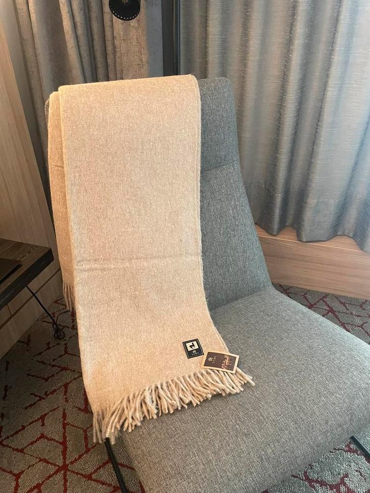 !NIEUW! Beige baby Alpaca plaid Tumi, Huis en Inrichting, Woonaccessoires | Plaids en Woondekens, Nieuw, Ophalen of Verzenden
