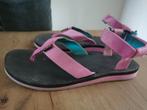 Teva slippers. Maat 39., Kleding | Dames, Schoenen, Ophalen of Verzenden, Nieuw