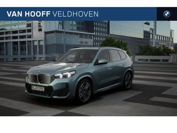 BMW iX1 eDrive20 M Sport Automaat / Panoramadak / Sportstoel beschikbaar voor biedingen