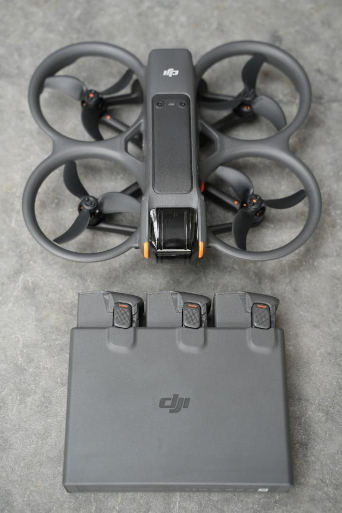 DJI Avata 2 + Accu Set, Audio, Tv en Foto, Drones, Zo goed als nieuw, Ophalen of Verzenden
