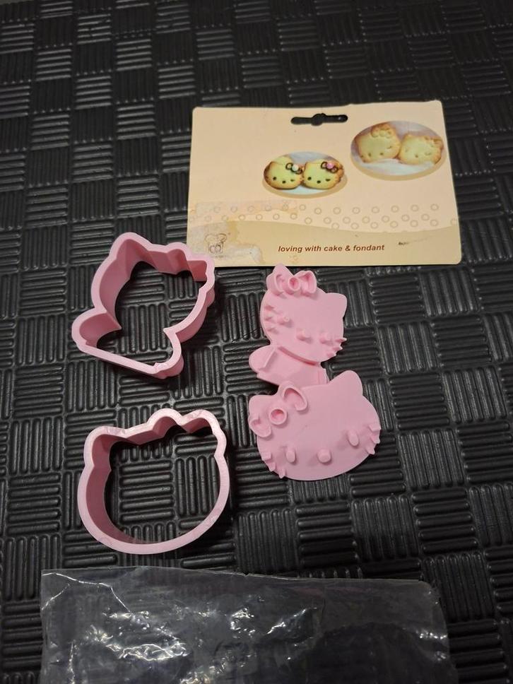 Hello Kitty koekjesvormen., Huis en Inrichting, Keuken | Keukenbenodigdheden, Nieuw, Ophalen of Verzenden