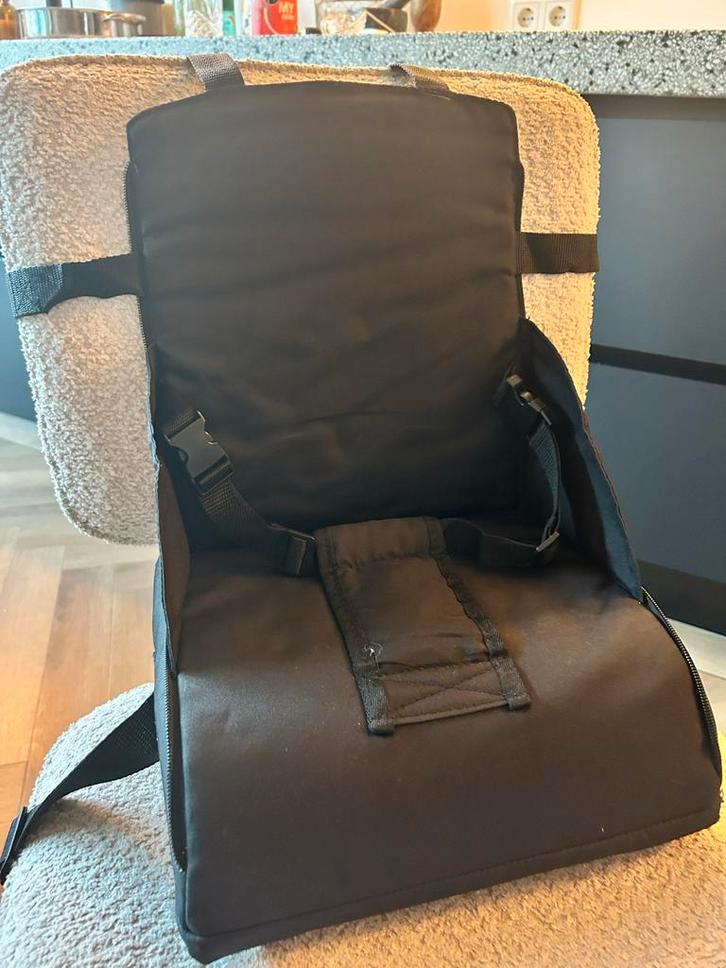 Nieuwe stoelverhoger met Tuigje - Eetkamerstoel, Kinderen en Baby's, Kinderstoelen, Nieuw, Ophalen