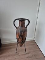 Decoratieve vaas met Egyptisch motief, Huis en Inrichting, Woonaccessoires | Vazen, Ophalen, Gebruikt, Overige kleuren, Aardewerk of Porselein