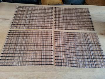 Bamboe placemat 4 stuks. beschikbaar voor biedingen