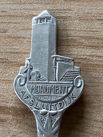 Lepeltje Monument Afsluitdijk Zuiderzeewerke Rijkswaterstaat beschikbaar voor biedingen