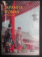 The japanese woman, pictoral 116 pagina s, vooral zw/wit 195, Ophalen of Verzenden, 20e eeuw of later, Gelezen, Azië
