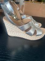 Mooie UGG dames sandalen , goud, maat 39 nieuwstaat, Ophalen of Verzenden, Zo goed als nieuw, Sandalen of Muiltjes