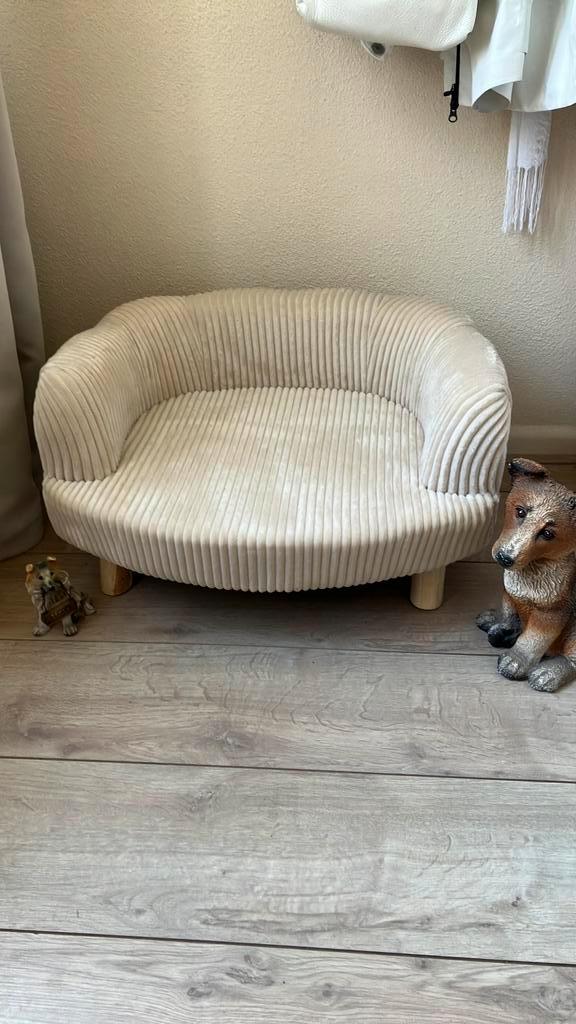 Nieuw leuk hond/kat bankje beige/taupe, Dieren en Toebehoren, Hondenmanden, Nieuw, Ophalen of Verzenden