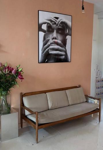 Scandinavische Designer Bank beschikbaar voor biedingen