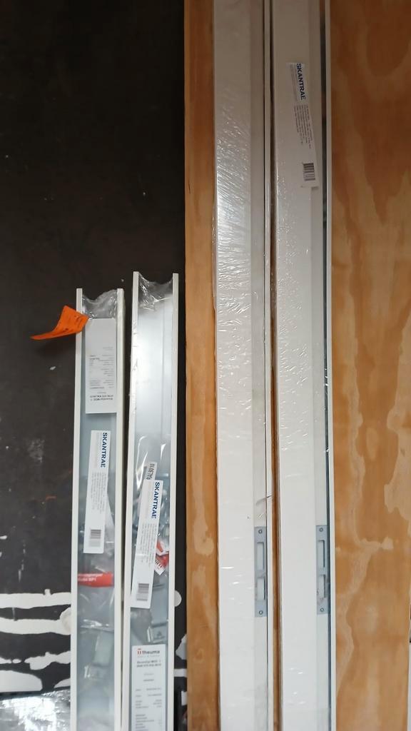2 Skantrea stelkozijnen nieuw!, Doe-het-zelf en Verbouw, Kozijnen en Schuifpuien, Nieuw, Deurkozijn, Metaal, 75 tot 150 cm, Ophalen