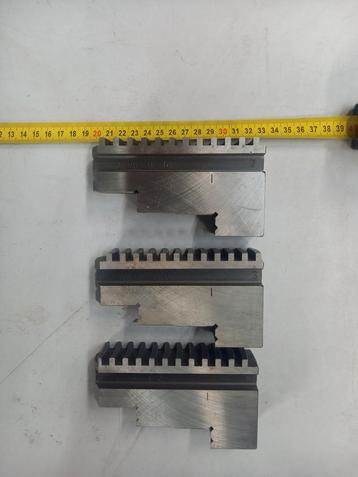 Drieklauw bekken  beschikbaar voor biedingen