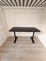 Zwart IKEA BEKANT Bureau 140x60 cm, Ophalen, In hoogte verstelbaar, Gebruikt, Bureau