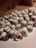 50 Vingerhoedjes met bloemenprint, Ophalen of Verzenden, Gebruikt, Porselein, Nederland