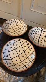 Aardewerk schaal handgemaakt in Marokko 23cm, Ophalen, Schaal, Rond, Nieuw