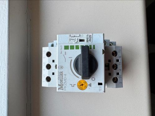 Moeller PKZM0-4 Motorbeveiligingsschakelaar + hulpcontact, Hobby en Vrije tijd, Elektronica-componenten, Gebruikt, Ophalen of Verzenden