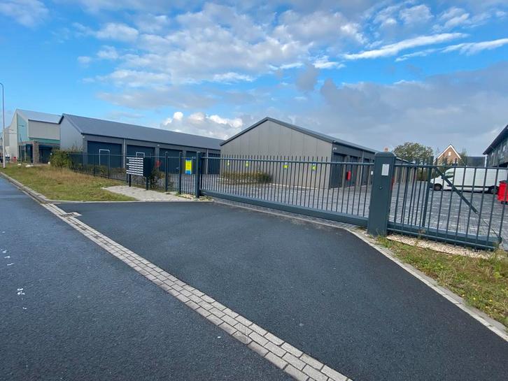 Te huur bedrijfsruimte 28m2 te Waddinxveen, Auto diversen, Auto-accessoires, Ophalen of Verzenden