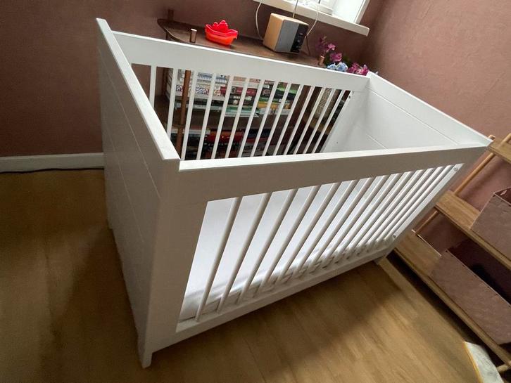 Bopita Lucca Meegroei Ledikant + Aerosleep Matras, Kinderen en Baby's, Babywiegjes en Ledikanten, Zo goed als nieuw, Ledikant