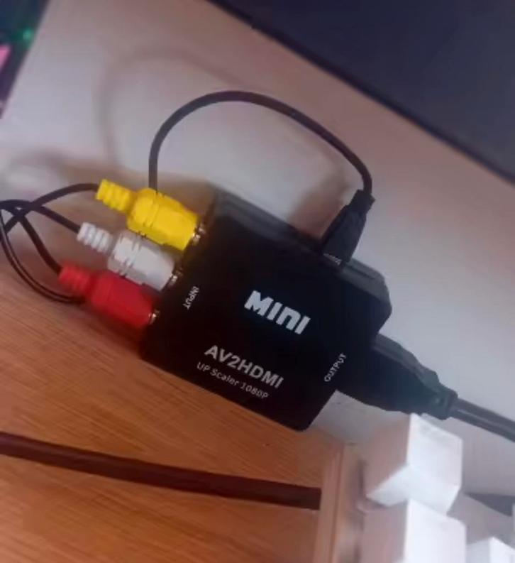 AV2HDMI AV RCA naar HDMI Convertor - Adapter, Audio, Tv en Foto, Converters, Zo goed als nieuw, Ophalen of Verzenden
