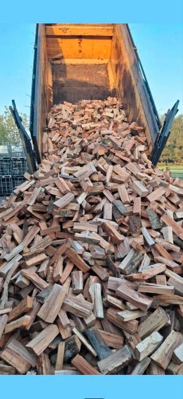 Vrachten haard hout losgestorte kuubs  beschikbaar voor biedingen