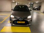 Toyota Yaris 1.5 Hybrid Dynamic 55 kW,automaat,bruin, 74 pk, 4 cilinders, Bruin, Origineel Nederlands