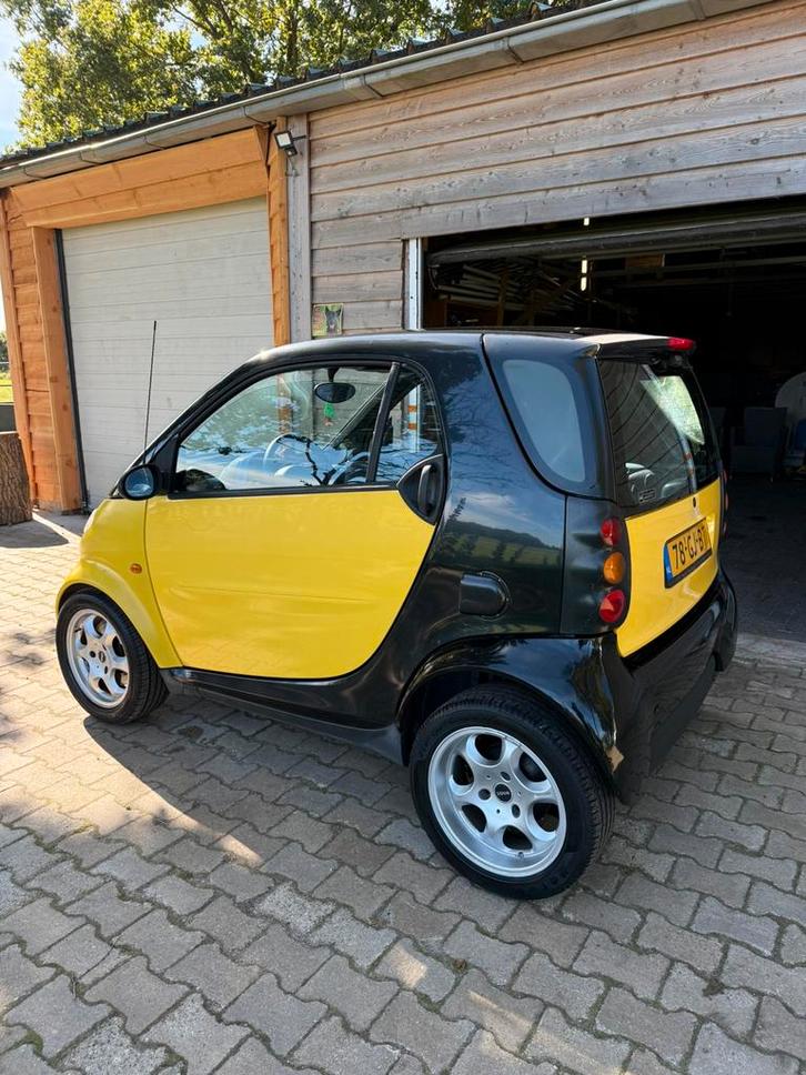 Smart 0.6 AUTOMAAT Zwart/geel✅, Auto's, Overige Auto's, Particulier, Bluetooth, Elektrische ramen, Panoramadak, USB, Benzine, Hatchback