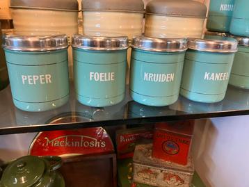 Mintgroene Emaille Kruidenset beschikbaar voor biedingen