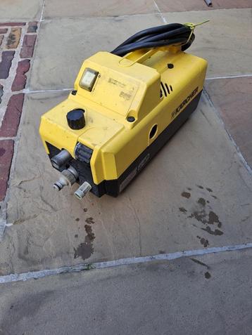 te koop een karcher hoge druk reiniger  met toe behoren  beschikbaar voor biedingen