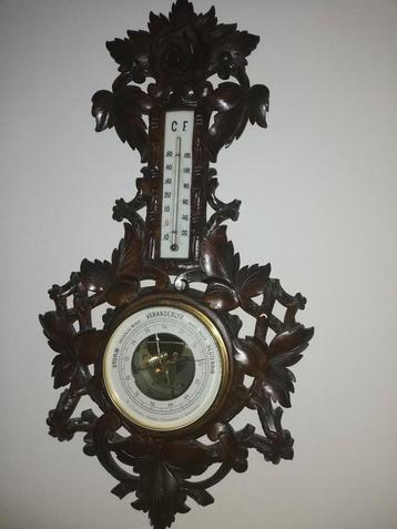 Antieke barometer houtsnijwerk  beschikbaar voor biedingen