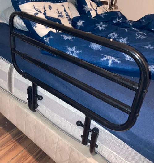 Nette rehastage stander bed beveiliging zwart neerklapbaar, Diversen, Verpleegmiddelen, Zo goed als nieuw, Ophalen