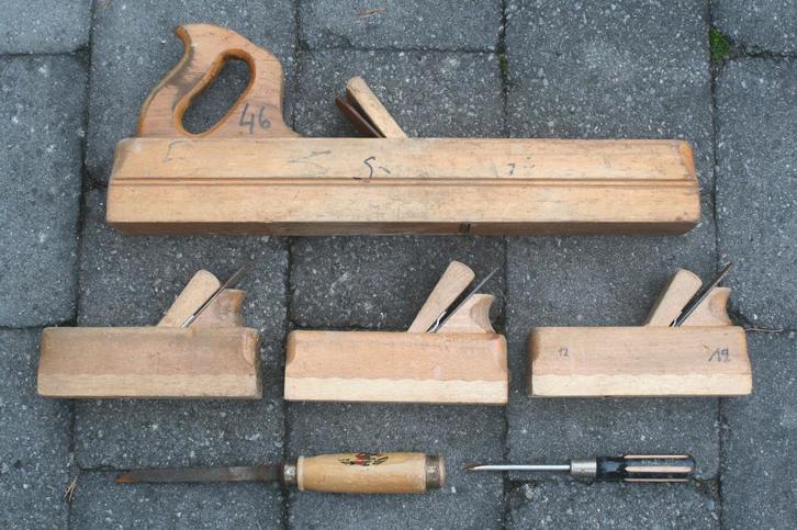 4 antieke blokschaven + gratis kapbeitel + schroevendraaier, Antiek en Kunst, Antiek | Gereedschap en Instrumenten, Ophalen of Verzenden