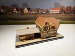 Klein station stationsgebouw N spoor trein 1:160, Hobby en Vrije tijd, Modeltreinen | N-Spoor, Overige merken, Gebruikt, Gelijkstroom of Wisselstroom